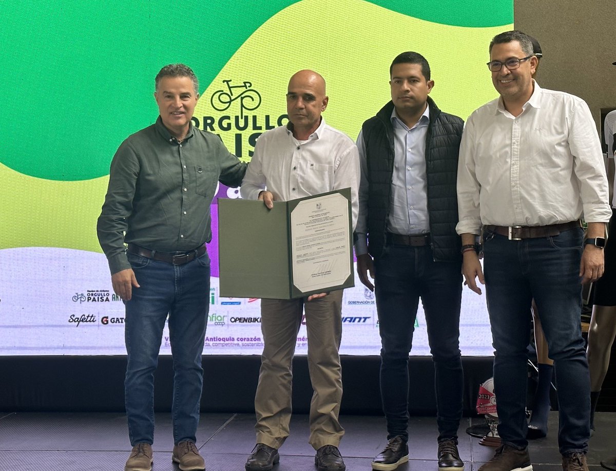 Felicitaciones al equipo de ciclismo de <a href="/OrgullPaisa/">Orgullo Paisa</a> por sus 30 años de trabajo para impulsar los sueños de los ciclistas antioqueños, proyectar su talento al mundo y promover hábitos y estilos de vida saludables. Seguiremos #UnidosPorElDeporte 🚴‍♂️🚴‍♀️.