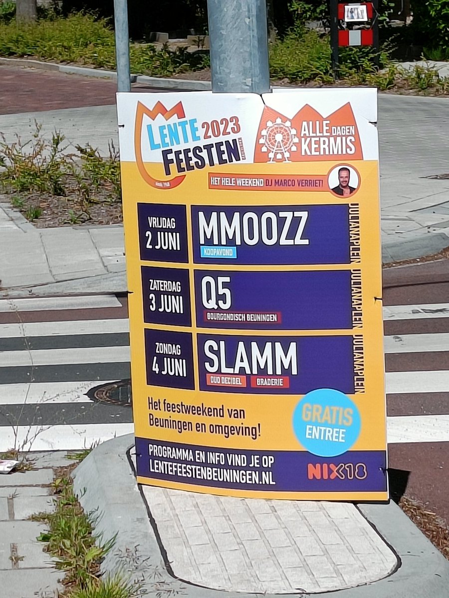 Morgen gaan de Lentefeesten Beuningen van start. Een initiatief vanuit inwoners en ondernemers. Vandaag was men druk met opbouwen. Er is vanaf vrijdag tot en met zondag een mooi programma voorbereid met een kermis, op zondag een braderie en een bruisend Julianaplein.