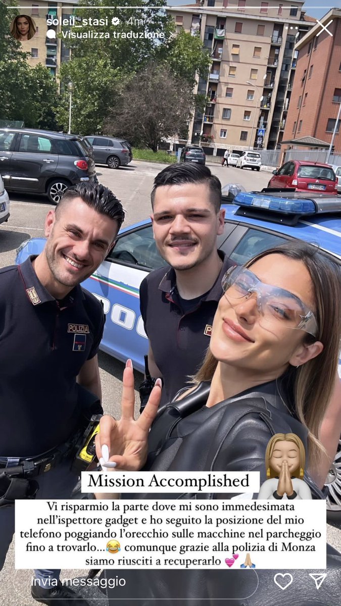 Non il selfie con la polizia 🤣🤣🤣✈️✈️✈️