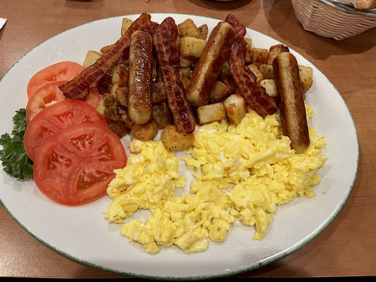 paskaroni_'s tweet photo. Post grad brunch.
#StickAForkInMe https://t.co/7HAqPvneSb