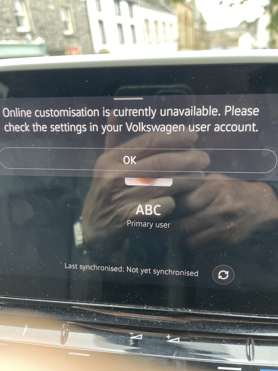 CapstickA's tweet photo. @UKVolkswagen any idea how I fix this problem? https://t.co/gToQSegsVU