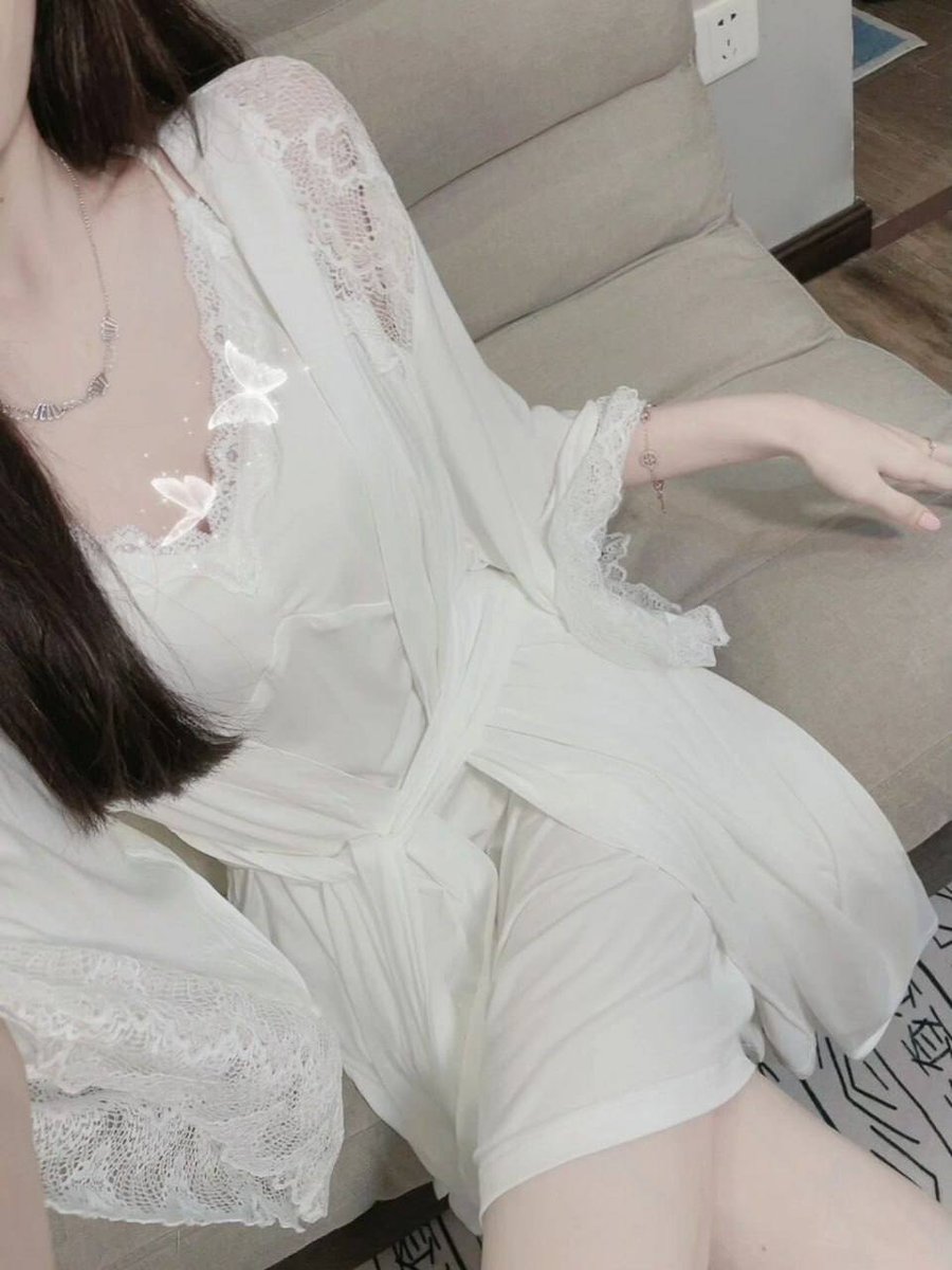 lilly_kv's tweet photo. You’ll have to dress up for the day anyway, so you might as well make it fun #Irall Sharon White Satin Dressing Gown https://t.co/BtX9TsnrFA