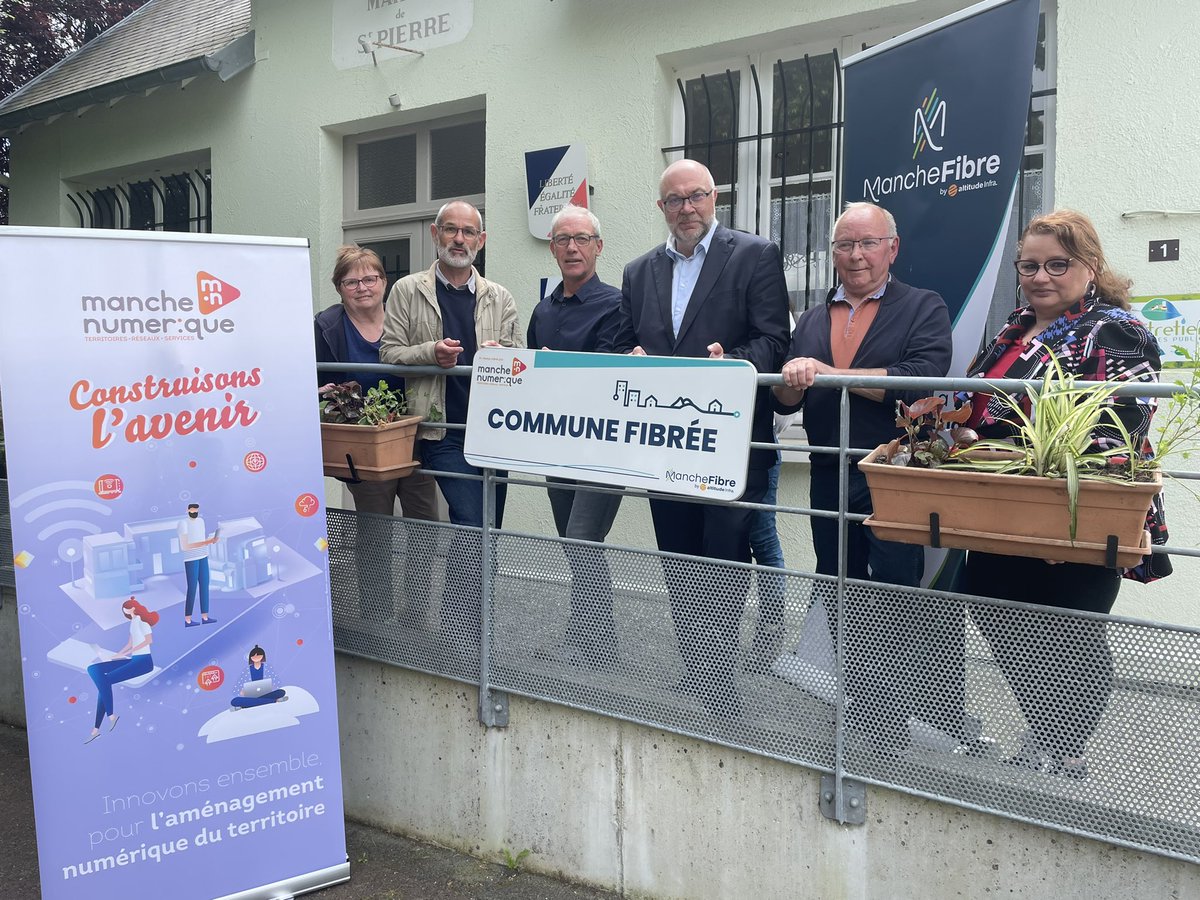 StTRAVERT's tweet photo. la commune de Saint-Pierre-de-Coutances a reçu son panneau et label "commune fibrée". L'aménagement numérique de notre territoire se poursuit avec le soutien de nombreux partenaires. #Manche https://t.co/il2zruzTaS
