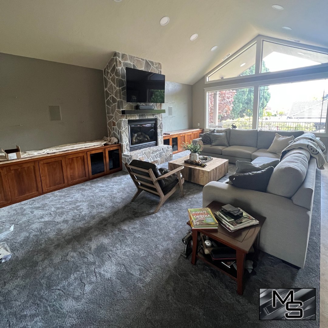 mcontractorllc's tweet photo. Fireplace/living room transformation.  🙌 Swipe to see the before. 👉
Locally owned and operated general contracting company in Springfield, Oregon. Licensed, bonded, &amp; insured! CCB# 223172
#oregonhomes #oregonconstruction #eugenebusiness #eugeneoregon #eugenerealestate https://t.co/wzs71UnFOU