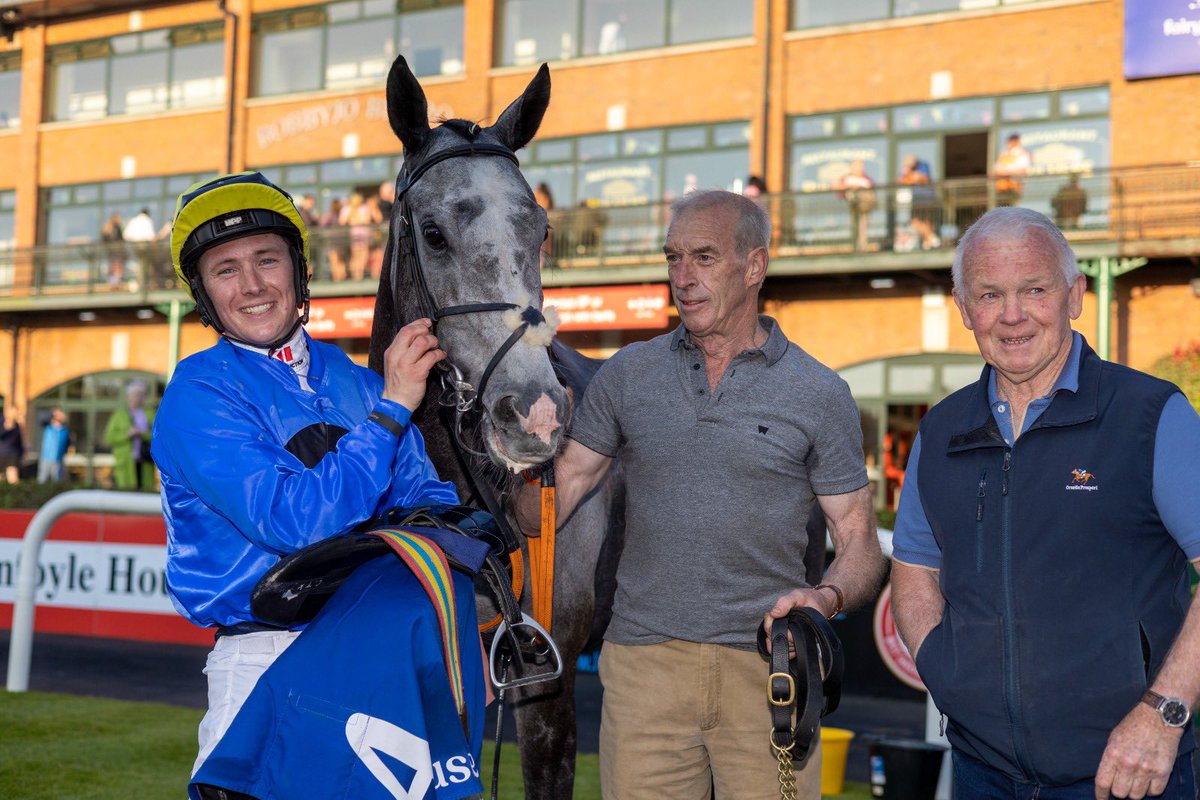 Fairyhouse's tweet photo. 🐎 Results Of The Eight Race 🐎
8:05 ‘The Book Tickets Online @fairyhouse.ie Handicap (Div II) 

🥇 Secret Road 7/2
🥈 Peerless 11/1
🥉 Scarlet Dancer 17/2
4️⃣ Sin E Shekells 14/1

A Win for #GerardKeane and @ctkjockey https://t.co/YuYE3yVEJR