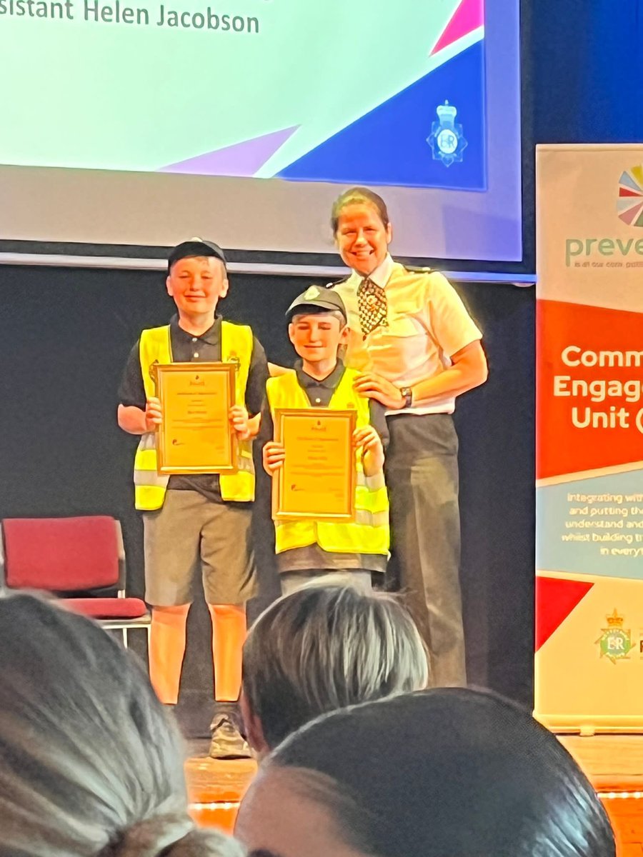 It was such an honour to be asked to represent the brilliant Mini Police Programme tonight at the Valuing Volunteers Event led by @MerseyPolice. Well done to our Mini Police who represented school brilliantly! 🌟