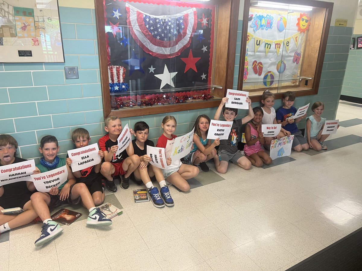 Darn3rdgrade's tweet photo. Grad Walk- one of our favorite days! https://t.co/Y1AWWkjTMX