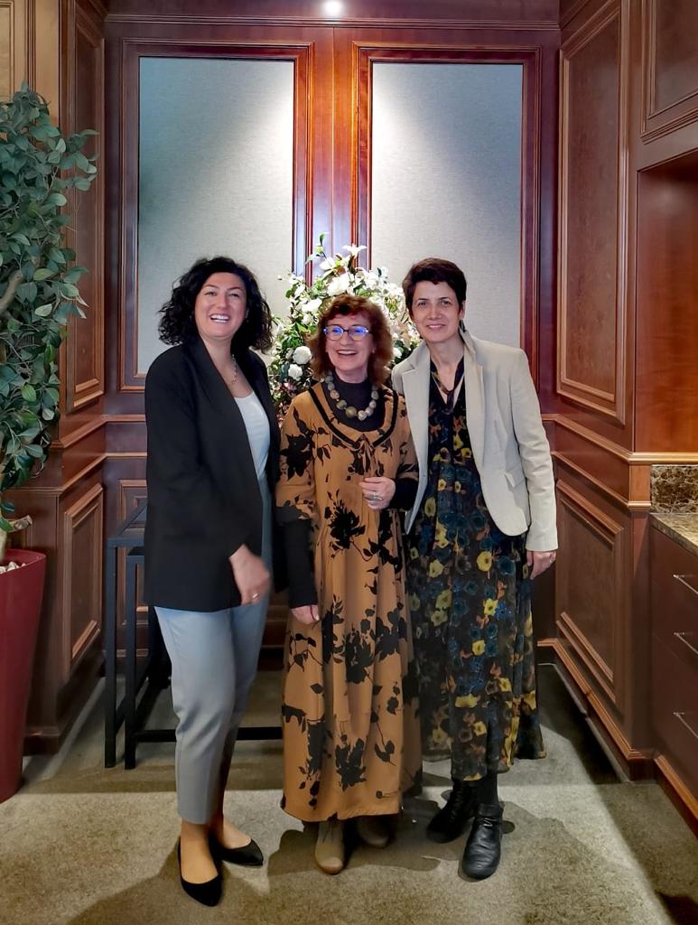 UlasSunata's tweet photo. Çalışma için Göç sözlük çalışmamızın son çalıştayını bugün akademisyenler, sivil toplum ve devlet kurumlarından temsilcilerle gerçekleştirdik @csgb_uigm uluslararası işgücü alanında politika yapımında dil birliği için faydalı olması dileğiyle #migration4work #glossary https://t.co/2XsgPU50bQ
