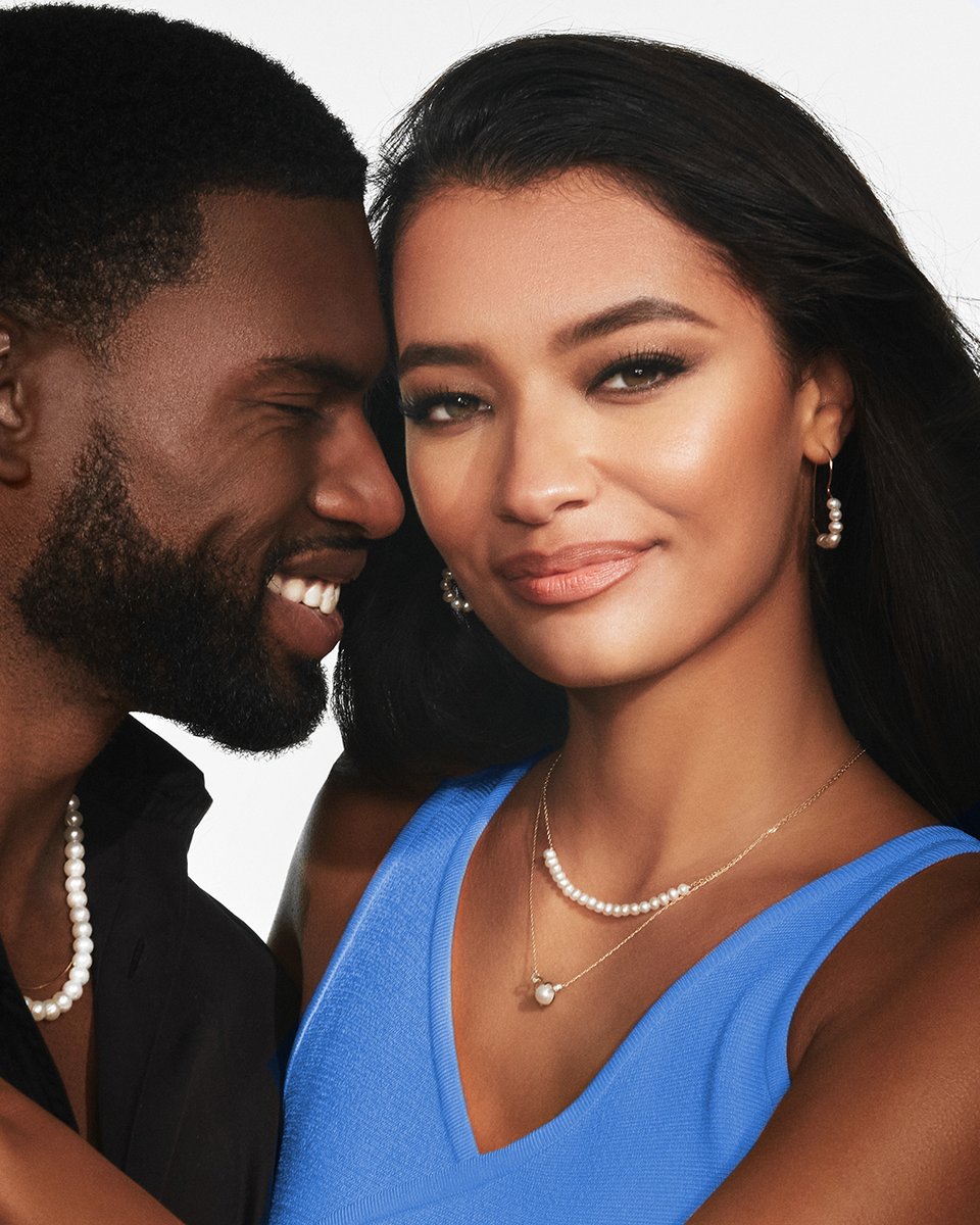 June's birthstone, the luminous pearl, reminds us that beauty emerges from within. Embrace your inner radiance! 🤩 #ZalesEmployee #LoveZales #Pearls #Fashion #Necklace #Earrings