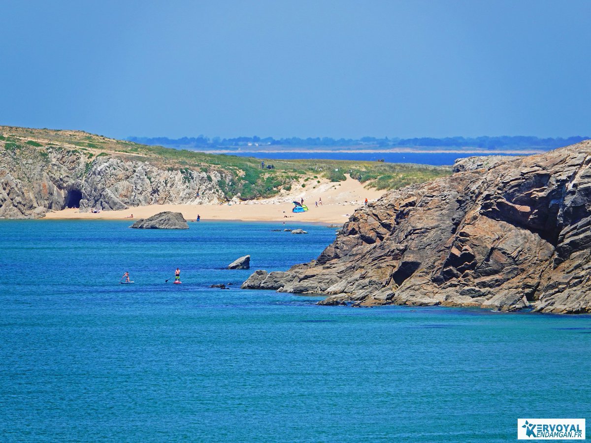 Bleu, bleu et bleu à Quiberon aujourd'hui 😀#quiberon #saintpierrequiberon #cotesauvage #quiberontourisme #baiedequiberon #miamorbihan #morbihan #marquebretagne #bzh #bretagne #bretagnetourisme #visitbretagnesud #sensationbzh