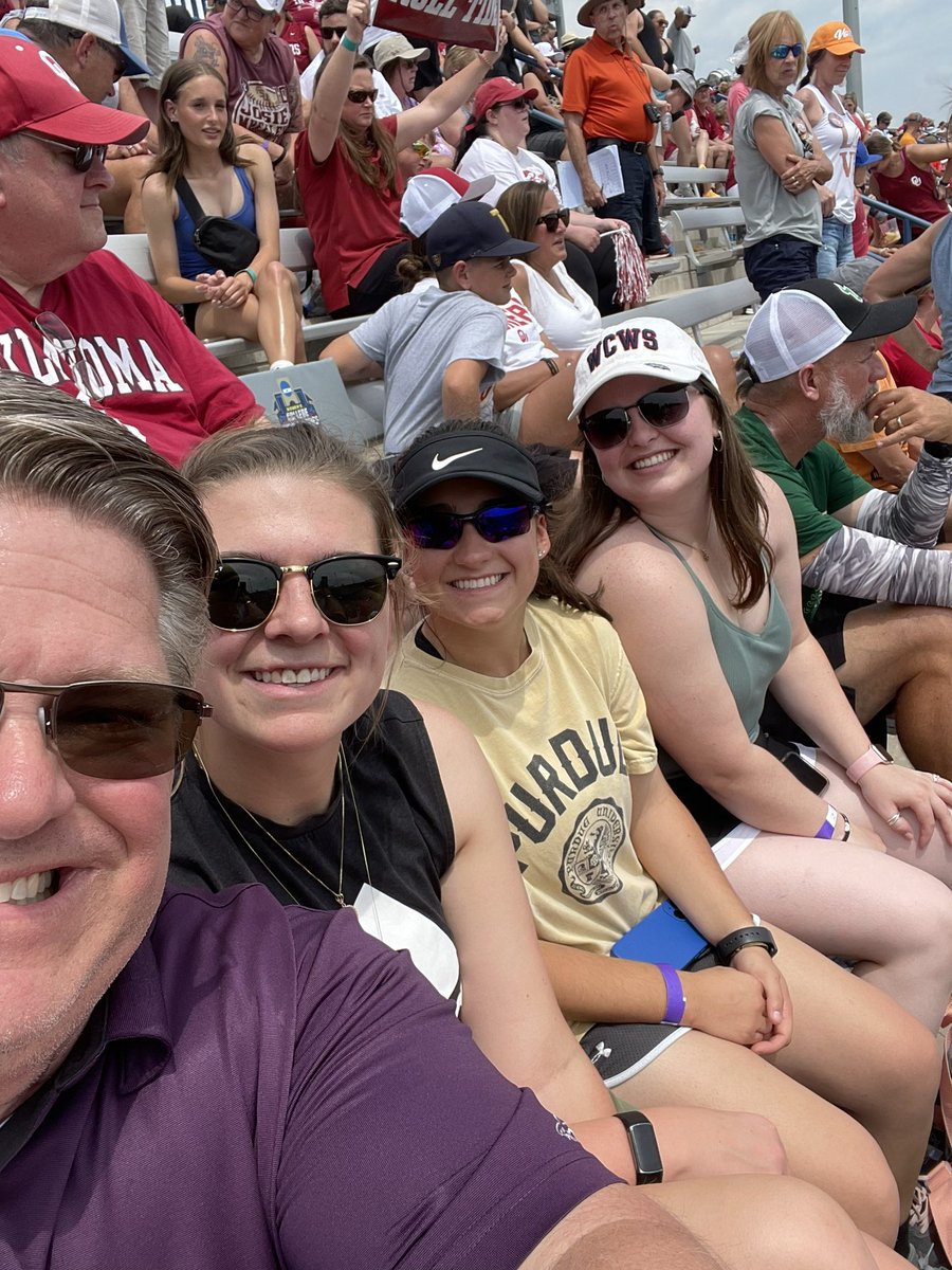 Rick_J_Olson's tweet photo. #wcwsselfie https://t.co/KAmo42LAEp