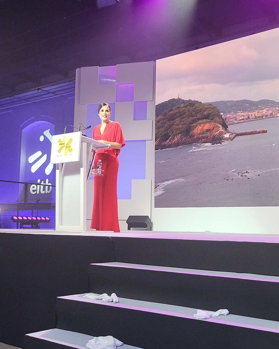 CIRCOMRegional's tweet photo. #CIRCOM2023 #prixCIRCOM #wetalkwelistenweshare @NereaReparaz welcomes everybody to the #2023PrixCIRCOMRegionalAwards ceremony. Awards to the best audio-visual works produced by European public regional televisions will be given in this event  hosted by @EITBofiziala https://t.co/exsdmQzCCP