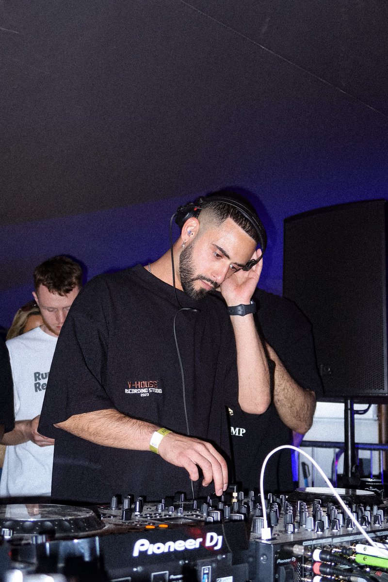 ajchristou's tweet photo. Just dropped the V-House Rec tees for 24HRs only ! Link below 👇🏽 https://t.co/YS1fhn9c6Q