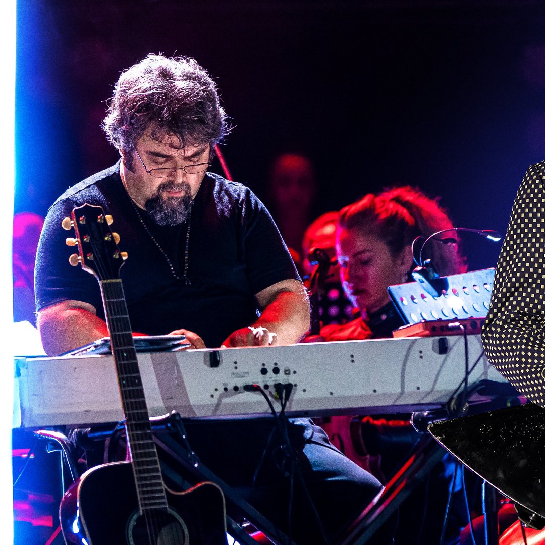 Pazartesi gecesi Maltepe’de İstanbul’un fethinin 570. yılı kutlamaları kapsamında sahne aldık. Desteğiniz ve bitmeyen coşkunuz, her sahnemizi unutulmaz bir deneyim haline getirdiği gibi bu sahnemizde de yine bizi yalnız bırakmadınız.