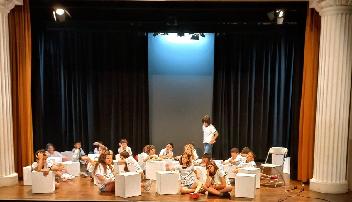 Escola Pit-Roig tweet media