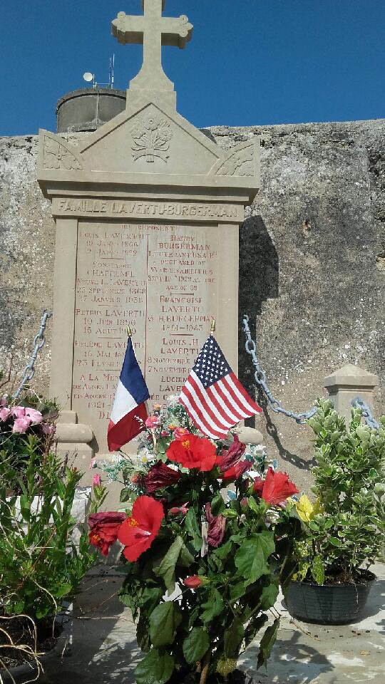 Family’s monument with flowers and the two flags on the occasion of <a href="/memorialday_usa/">Memorial Day 2015</a> in remembrance of our great-uncle, Harry Burgerman, US Army Lt, who died in France following injuries during WW1. For more than 2 centuries we are faithful but demanding allies. <a href="/USEmbassyFrance/">U.S. Embassy France</a>