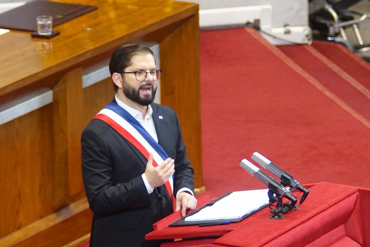 'Hoy anuncio que durante el mes de junio complementaremos excepcionalmente el Bono de Invierno con un aporte adicional, del mismo monto en pesos en que se complementó el llamado #BonoMarzo', @GabrielBoric #CuentaPública2023