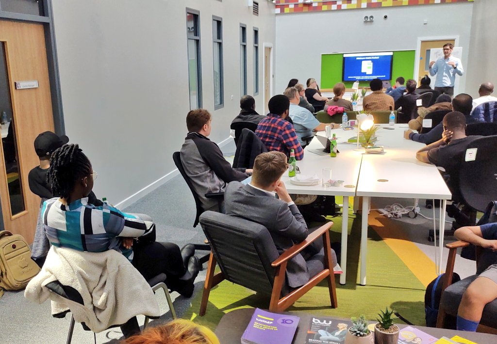 Week 4 of 6 Tech 101 <a href="/TechStartupSR/">Tech Startup Sunderland</a> <a href="/SunSoftCity/">Sunderland Software City</a>  with the Jon of <a href="/Landdigitalizat/">Landdigitalization</a> discussing functional specs, the reality versus theory. @RoisinScott <a href="/sunderland_hour/">#sunderlandhour</a>  <a href="/UoS_EandI/">University of Sunderland - Enterprise & Innovation</a> <a href="/SunderlandBID/">Sunderland BID</a> <a href="/sunderlanduni/">University of Sunderland</a> #tech #startups #CommunityEngagement