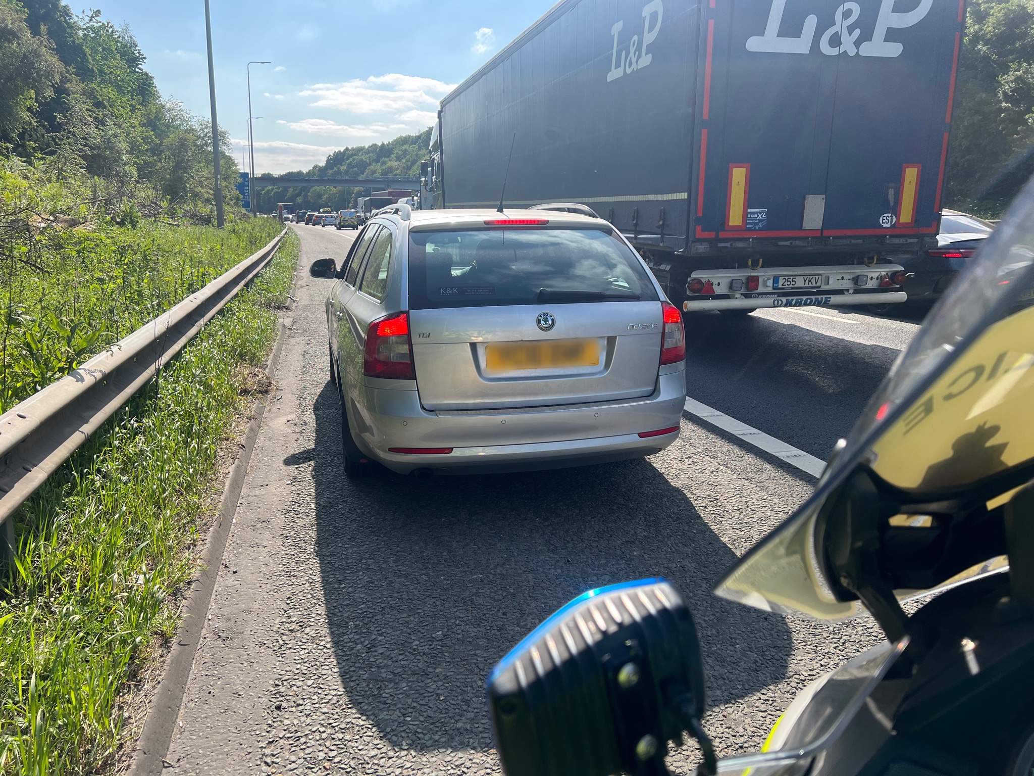 gmp-traffic-on-twitter-one-of-our-gmpcvu-officers-noticed-this