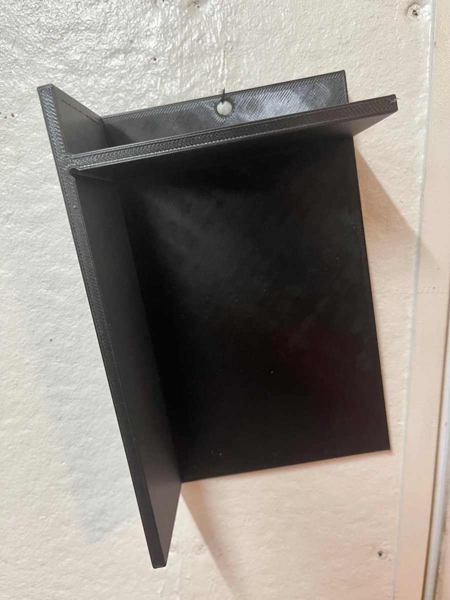 crussty's tweet image. I just posted a really simple model on @printablescom that every home office can use. It&apos;s a stacker/collator for lining up the edges of a stack of papers- nice, simple AND practical!

printables.com/model/496117-p…

#PracticalPrinting