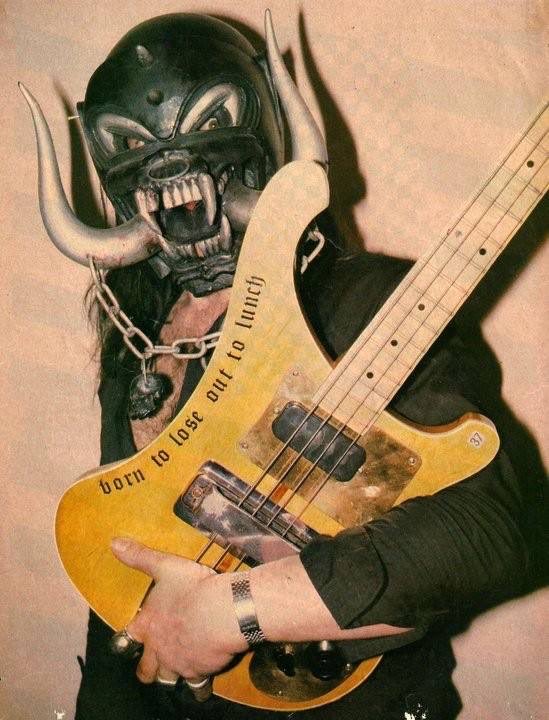 PULGUITACORLEON's tweet photo. Lemmy take care of me, for what I’m about to do! 😓🙏🏼 #OHMEN 🖤 https://t.co/CUKwNLypab