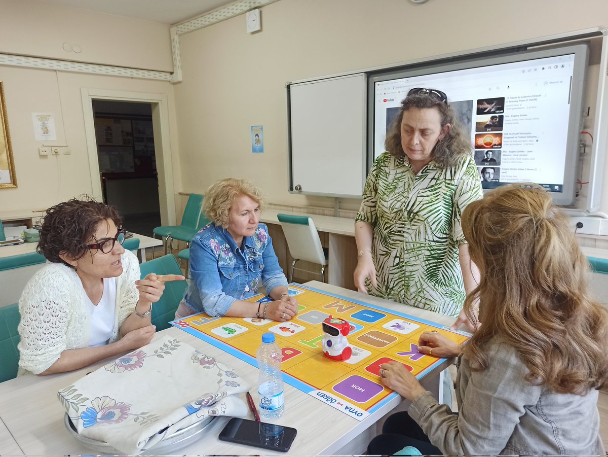 isttba's tweet photo. Tasarım Beceri Atölyeleri Akademisi "Sınıf Öğretmenlerine Yönelik Kazanım Temelli STEM Eğitimi Programı"nda ilkokul 3. sınıf Canlılar konusunu deneyler ve sanatsal etkinliklerle işledik.
@memleventyazici @istanbulilmem @AhmetBrlkkara1 @Ist_Akademiler https://t.co/vJZNTktrUH