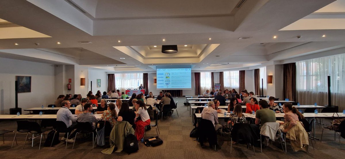 Gran trabajo en equipo de las <a href="/UMIPIC/">UMIPIC</a> para mejorar la continuidad asistencial pacientes con Insuficiencia Cardíaca <a href="/chemachir/">Chema Fernandez</a> <a href="/IcyfaSemi/">@ICyFA-SEMI</a> <a href="/Sociedad_SEMI/">Sociedad Española de Medicina Interna (SEMI)</a> <a href="/alvarogfranco/">Alvaro Glez Franco</a> <a href="/paullaceriborra/">Pau Llàcer</a> <a href="/mendez_bailon/">Manuel Méndez</a> <a href="/QuirosLopezRaul/">Raul Quiros Lopez</a> <a href="/joseansatue/">José Angel Satué #SanidadPública /❤️</a> <a href="/DavidGarcaEscr1/">David García Escrivá</a> <a href="/elechover/">Elena Chover</a>