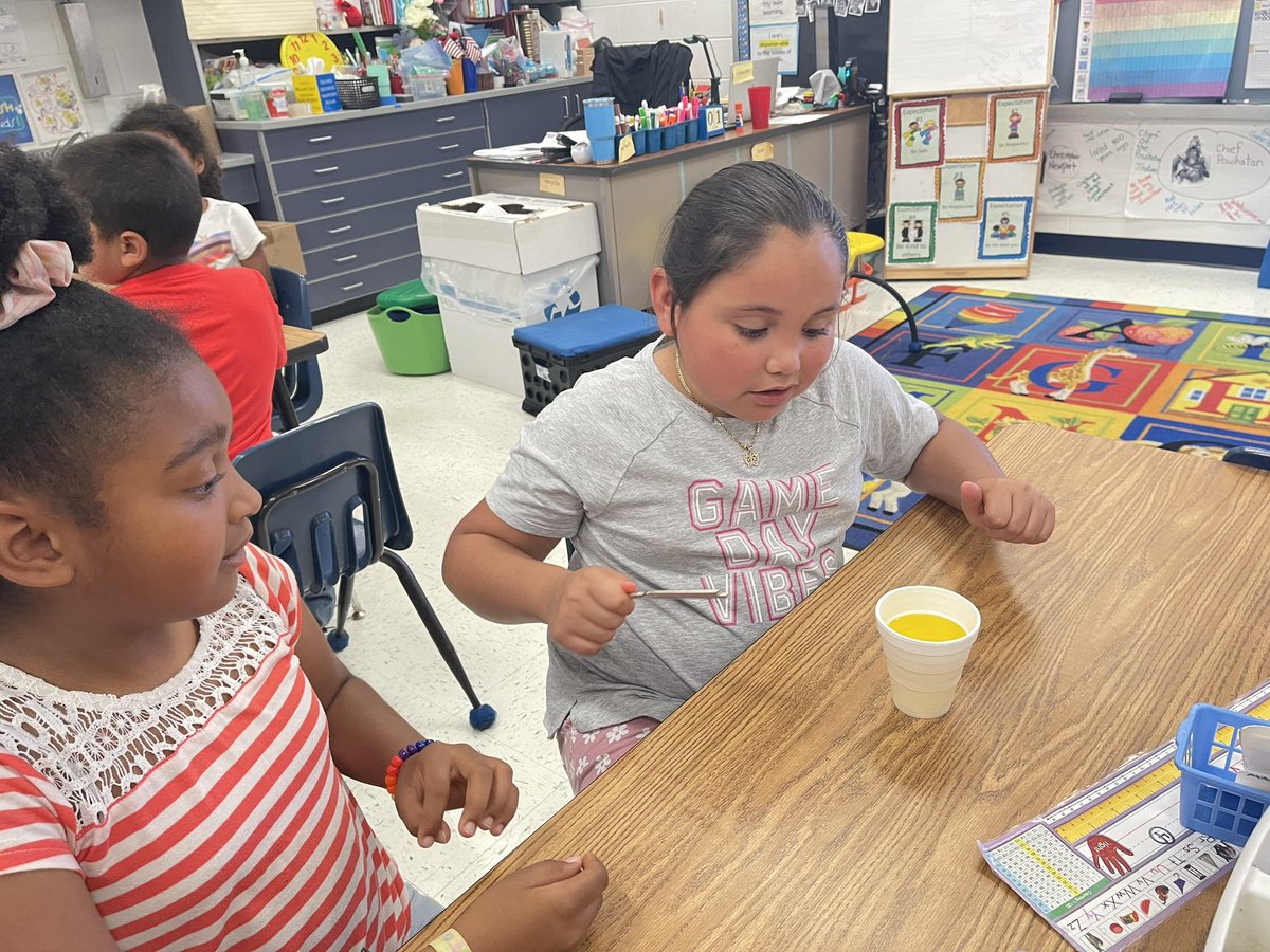 Mrs. Parker's swans tweet media