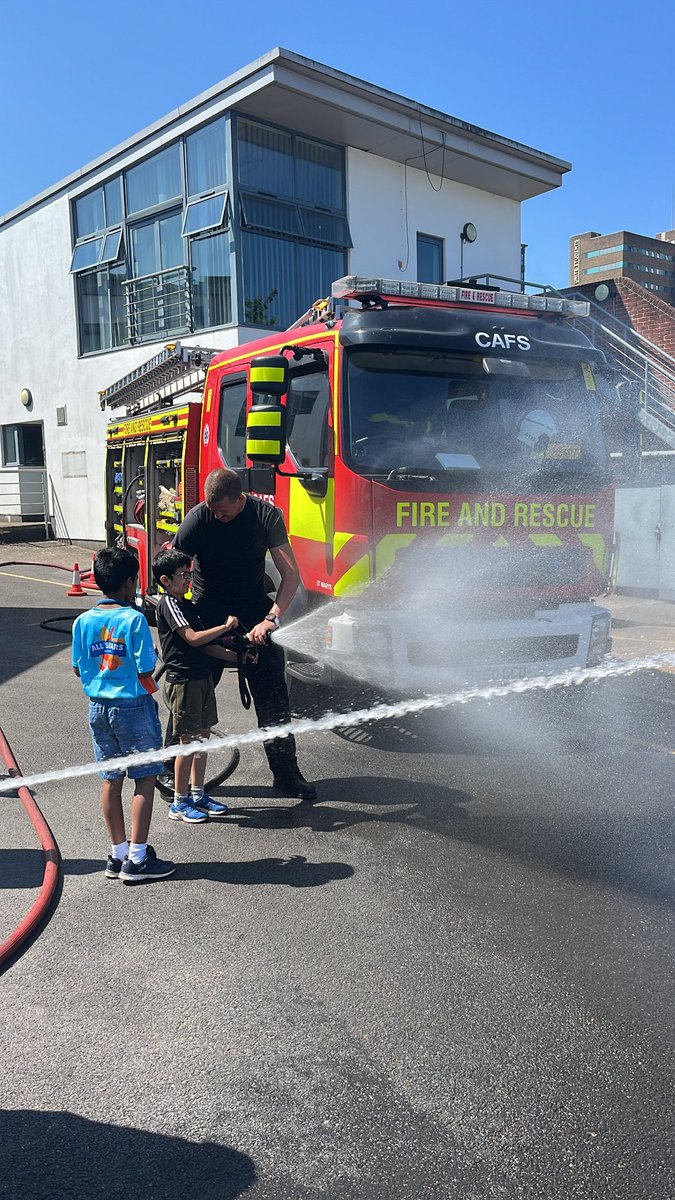 Wicketz returns to St Mary’s Fire Station🙌 2 years since our last visit to St Mary’s Fire Station and we had another cracking Wicketz event🎉🏏 Big thanks to @HantsIOW_fire staff on the white watch for making our day special🤝