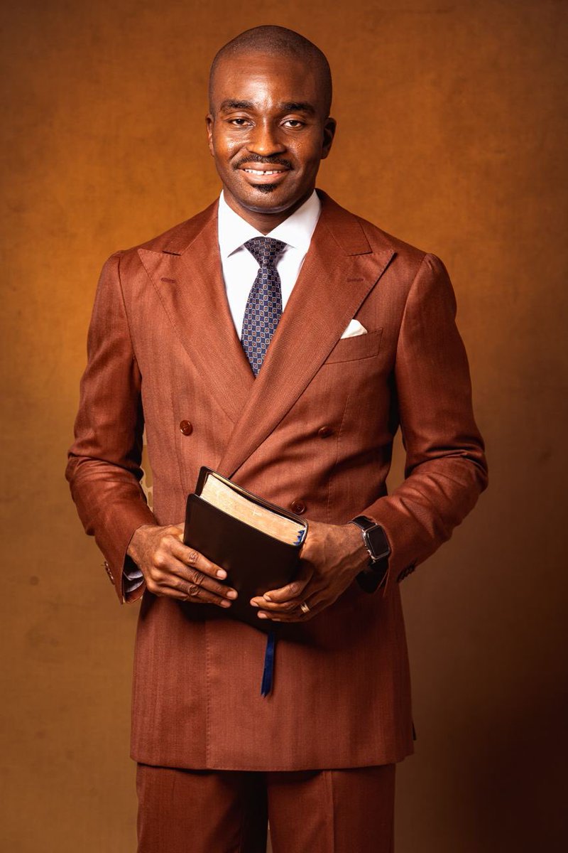 Somebody is aging like FINE WINE 🍷😍

Happy 40th birthday, MY LOVE <a href="/DavidOyedepoJnr/">David Oyedepo Jnr</a> 

I AM GRATEFUL FOR THE GIFT OF YOU!

THANK YOU LORD, FOR THIS MAN OF HONOR 🫡 

#pdo@40