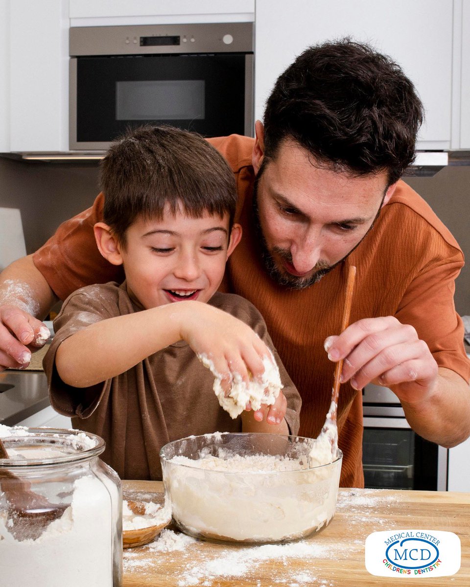 WhereIsDrCasey's tweet photo. Making meals in the kitchen teaches them more than fine motor skills!

#SanAntonio #sanantoniotexas #caseyelkins #WhereIsDrCasey #kidscooking #cookingkids #satx #medcenterchildrensdentistry #dental #dentist #oralhealth #nutrition #pediatrics https://t.co/IFBr9f5RvZ