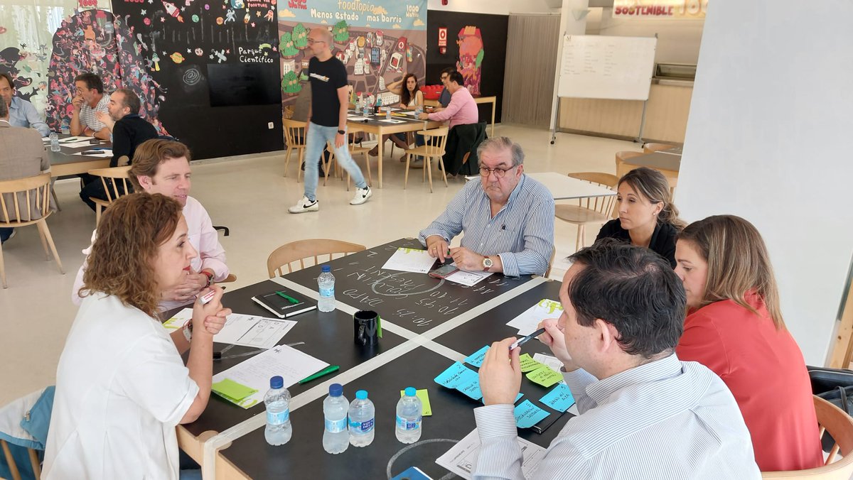 Seguimos avanzando en el programa #Murciapreneurs <a href="/osmoticco/">OSMOTIC</a> #Dojo para mejora la coordinación de los organismos de la Estrategia #CiEMP de emprendimiento
<a href="/infoRMurcia/">Instituto de Fomento</a>