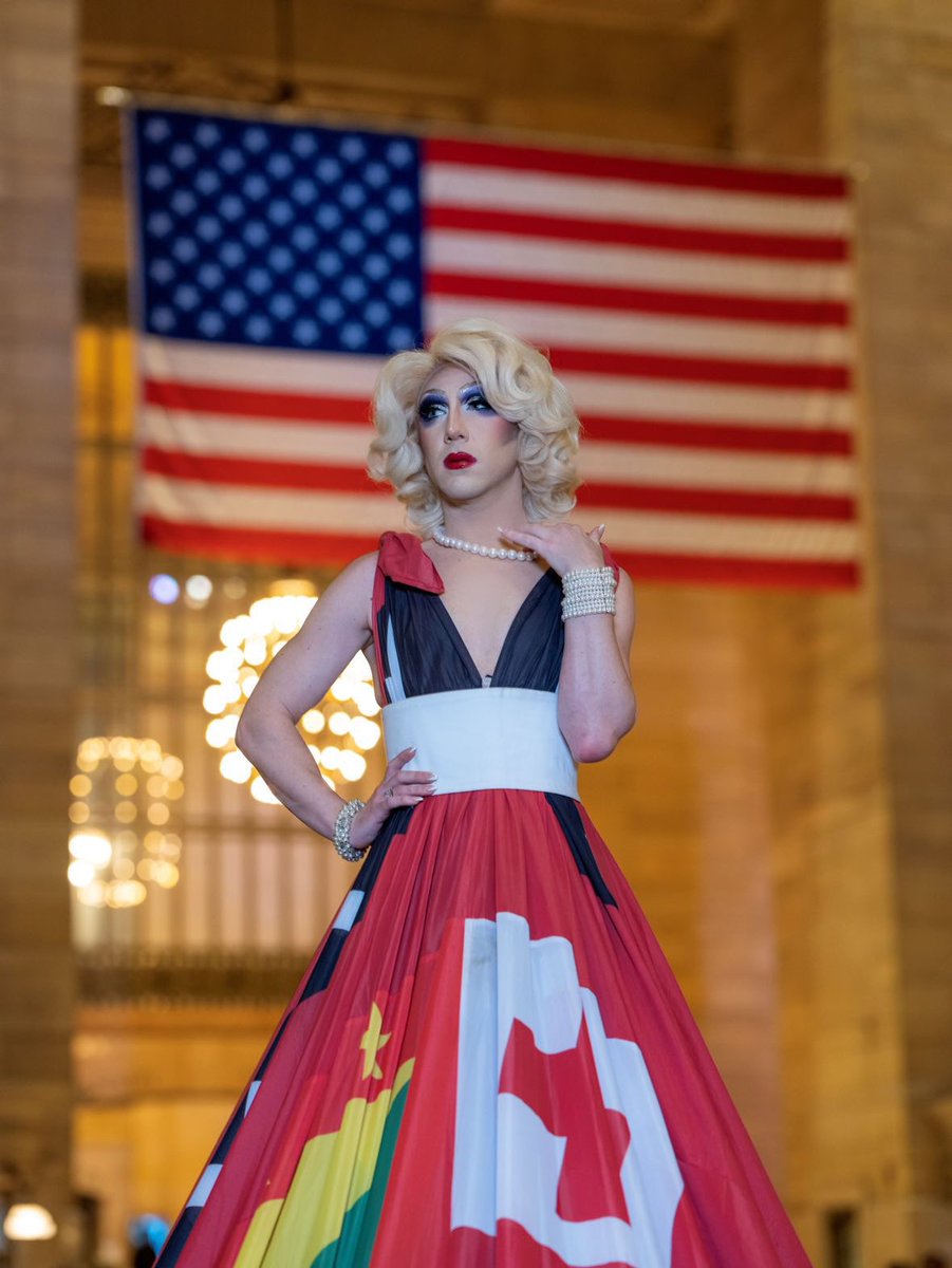 Happy Pride Month!!! While this is a time for celebration, this also a time to think of WHAT we are celebrating. In 68 counties it’s still punishable by law to be LGBTQ+. We still have work to do 🏳️‍🌈🏳️‍⚧️

📸 by <a href="/chantalheijnen/">Chantal</a>