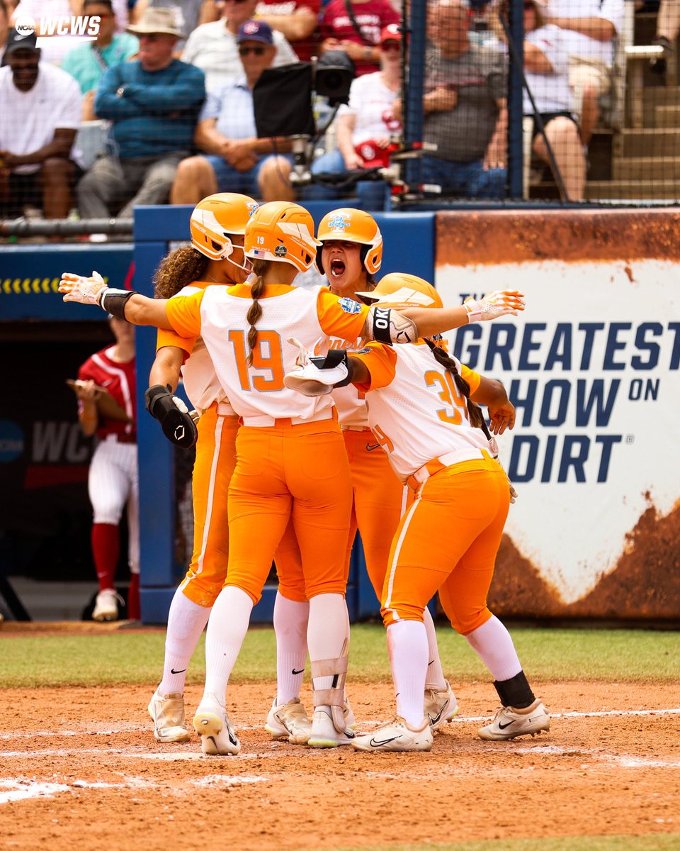 NCAA Softball tweet media