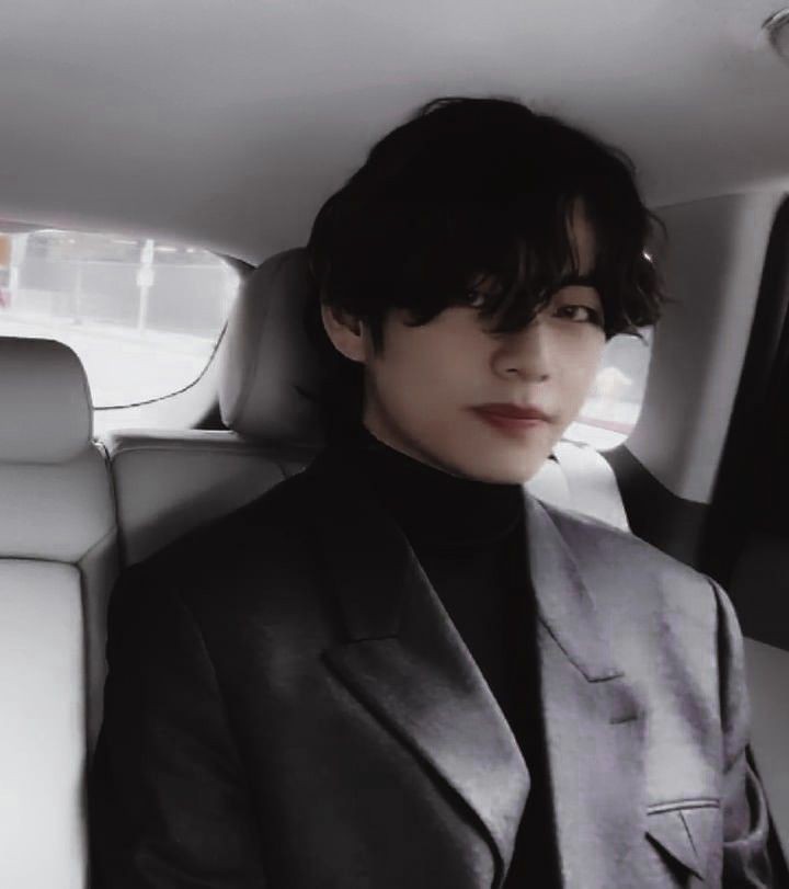 peiky_bitilover's tweet photo. #kookvau #kooktaeau • Séparé •

Donde Jungkøøk y Tæhyung son un par de empresarios exitosos y divorciados con un hijo de por medio.
O donde un amor del pasado amenaza con florecer de nuevo entre un alfa y un omega que creían odiarse. https://t.co/lALTYm578b