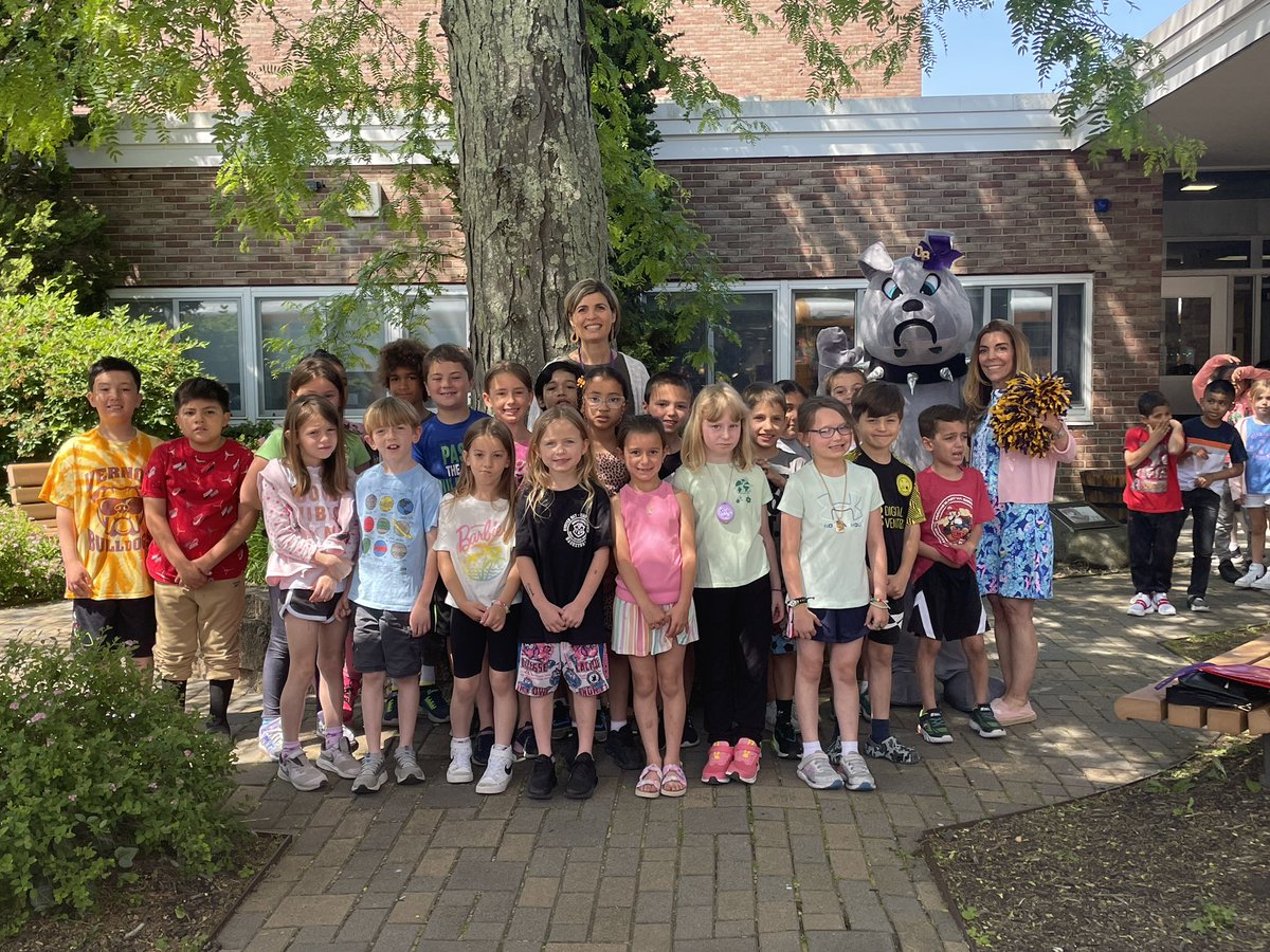 2nd graders visit Vernon, meet the Bulldog, &amp; tour the building. <a href="/OBENSchools/">OBEN Schools</a>