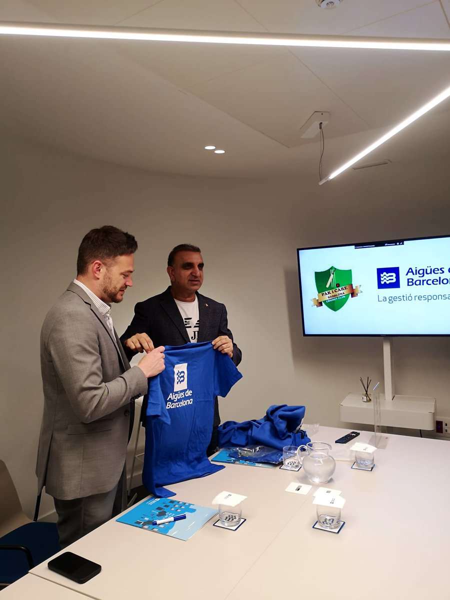 🏏 Renovem el conveni de col·laboració amb el club de #cricket Pak I Care.

Un #esport molt popular a alguns països com Pakistan, l'Índia, etc.

Des d' <a href="/aiguesbcnclient/">Aigües de Barcelona</a> fomentem l'esport de proximitat com a palanca d'integració 💙

#AmbTu #Compromís #Proximitat