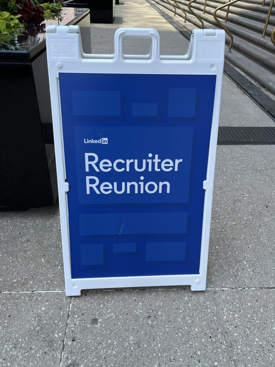 4geeman's tweet photo. Blue skies in @chicago for a special @LinkedIn #Recruiter Reunion! Love to #Fly-In for new ideas that are Big &amp; Bold in order to maximize discovery, push reach further, &amp; activate more “Ins.” RT #TalentSourcing #LinkedInNetwork #DoingItRight https://t.co/ToLC9SsPgb