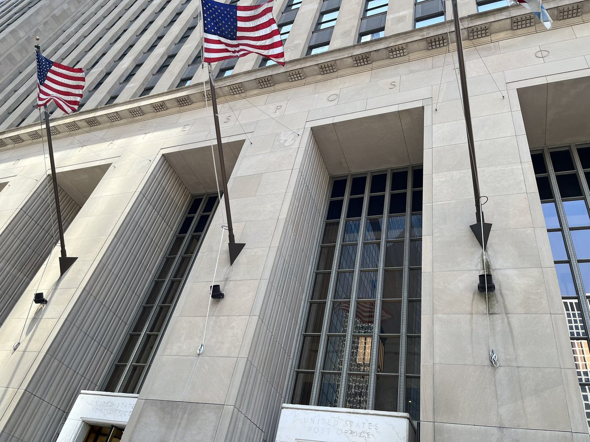 4geeman's tweet photo. Blue skies in @chicago for a special @LinkedIn #Recruiter Reunion! Love to #Fly-In for new ideas that are Big &amp; Bold in order to maximize discovery, push reach further, &amp; activate more “Ins.” RT #TalentSourcing #LinkedInNetwork #DoingItRight https://t.co/ToLC9SsPgb