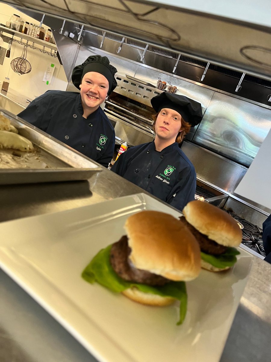 EssexNorthShore's tweet photo. Our Culinary students Taylor, Tim, Matt (all from Danvers), Aiden (Wenham), and Jaden (Gloucester) competed in the Class of 2025 Burger Showdown!!! Big congratulations to our winners - Tim and Jaden!!
#CTECulinary
#EssexTechBurgerShowdown
#CreateEncouragePromoteDevelop
#ENSATS https://t.co/3Cw3lI07Wu