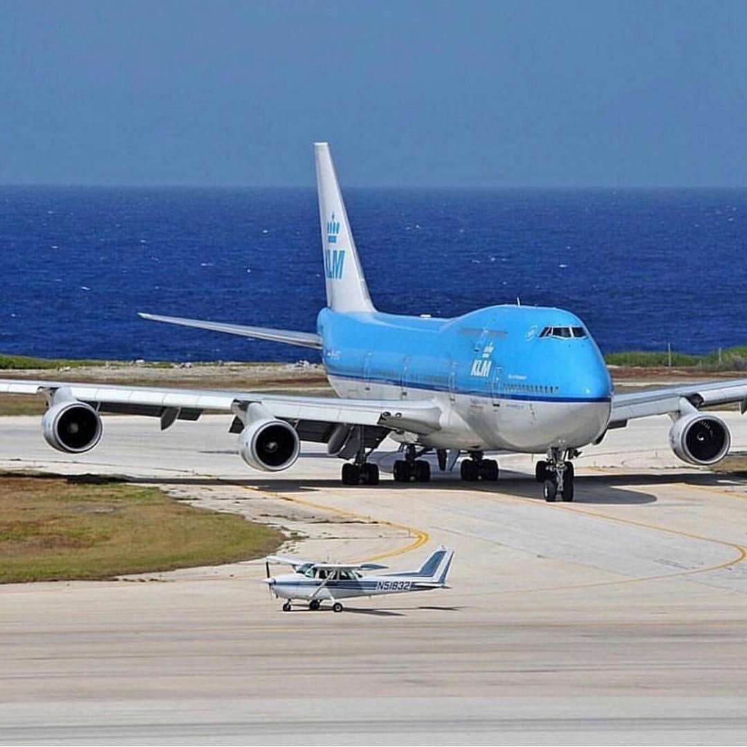 Size No Matter

📸Airplane Central

#KLM #Cessna172  #Aircraft #Aviation #airlines #plane
