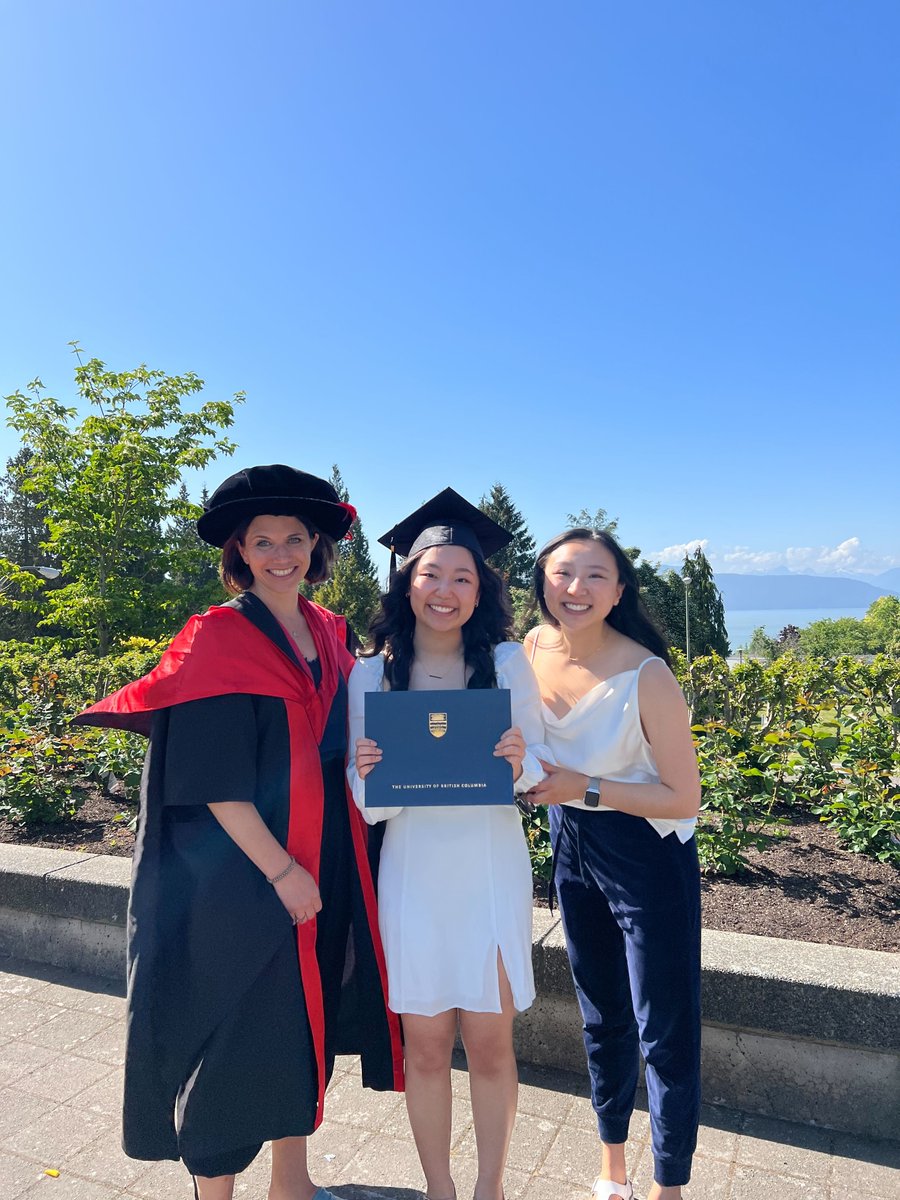 CEDAR Brain Injury Lab (@cedar_brainlab) on Twitter photo ๐HATS OFF๐ Our research assistant has now graduated! Congrats <a href="/rjkang_/">RJ Kang</a> ๐ฅณ best of luck as you begin MA in Counselling #Psychology at <a href="/TrinityWestern/">Trinity Western University</a>
And who else is in the pic?! It's our former lab assistant, <a href="/rebtsow/">Rebecca Tsow</a>, who is off to <a href="/UAlberta/">University of Alberta</a> for her MA in Physical Therapy ๐๏ธ ๐HATS OFF๐ Our research assistant has now graduated! Congrats <a href="/rjkang_/">RJ Kang</a> ๐ฅณ best of luck as you begin MA in Counselling #Psychology at <a href="/TrinityWestern/">Trinity Western University</a>
And who else is in the pic?! It's our former lab assistant, <a href="/rebtsow/">Rebecca Tsow</a>, who is off to <a href="/UAlberta/">University of Alberta</a> for her MA in Physical Therapy ๐๏ธ