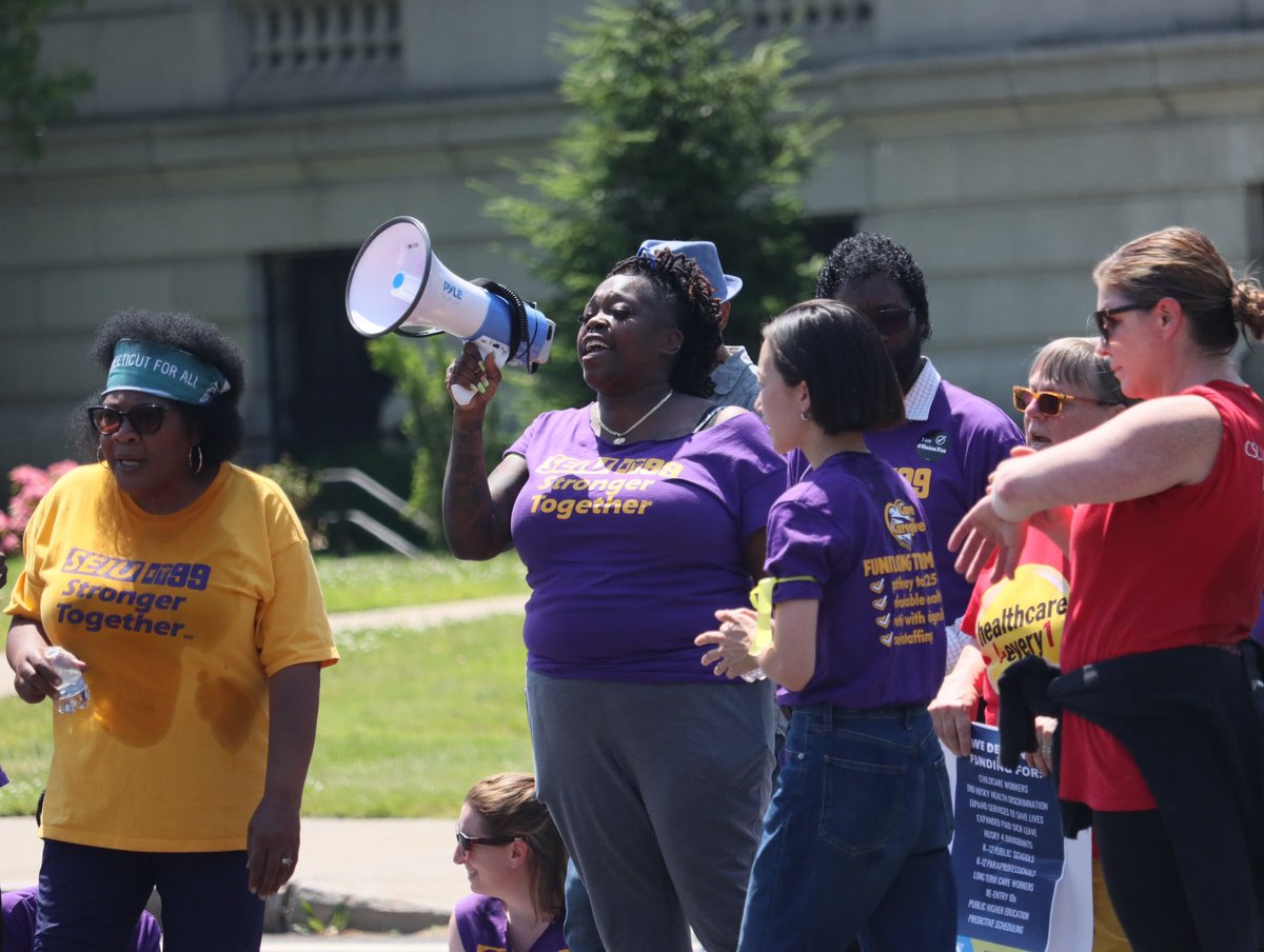 SEIU1199_NE's tweet photo. Our movement is only getting stronger at 1199! Together, we will fight for economic justice. Group home & day program caregivers & our clients with disabilities deserve no less. #StrikeAgainstPoverty #PathwayTo25 #Strike1199ne #CivilDisobedience https://t.co/WauDuCzDm2