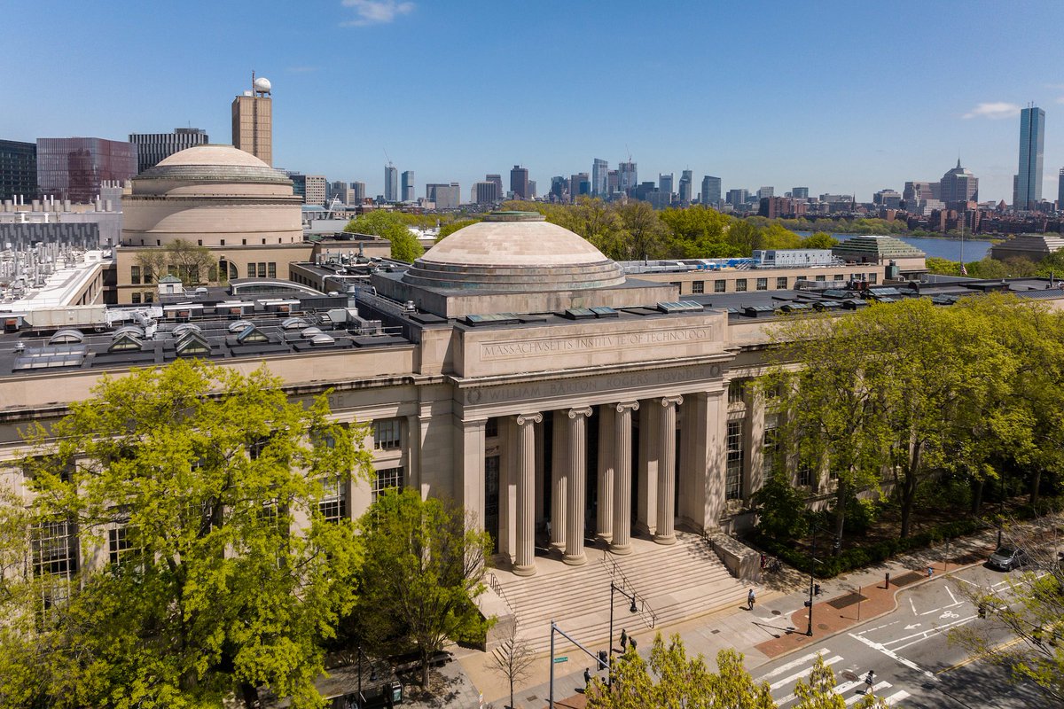 MultiplatformAI's tweet photo. MIT and IBM Introduce Saliency Cards for Evaluating AI Models

#AI #AItechnology #artificialintelligence #IBM #interpretation #llm #machinelearning #Machinelearningmodels #MIT #saliencycards #saliencymethods #sidebysidecomparisons #taskspecific

https://t.co/59ua3Y5okB https://t.co/5dEABKRuId