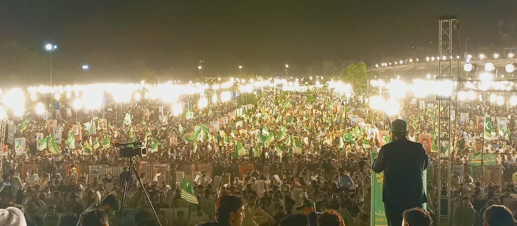 MuzammilHashmi_'s tweet image. #TakbeerConferencePMML
کے ذریعے ہمارا پاکستانی قوم کو یہی پیغام ہے کہ ہم سرمایہ دار اور جاگیر دار طبقہ طبقہ کی بجائے پاکستان کے کے کمزور اور پسے ہوئے طبقہ کی سیاست کرنا چاہتے ہیں آئیے ہمارے قدم بقدم چلتے ہوئے ملک کو عظیم اور خوشحال بنانے کیلئے ہمارا ساتھ دیں