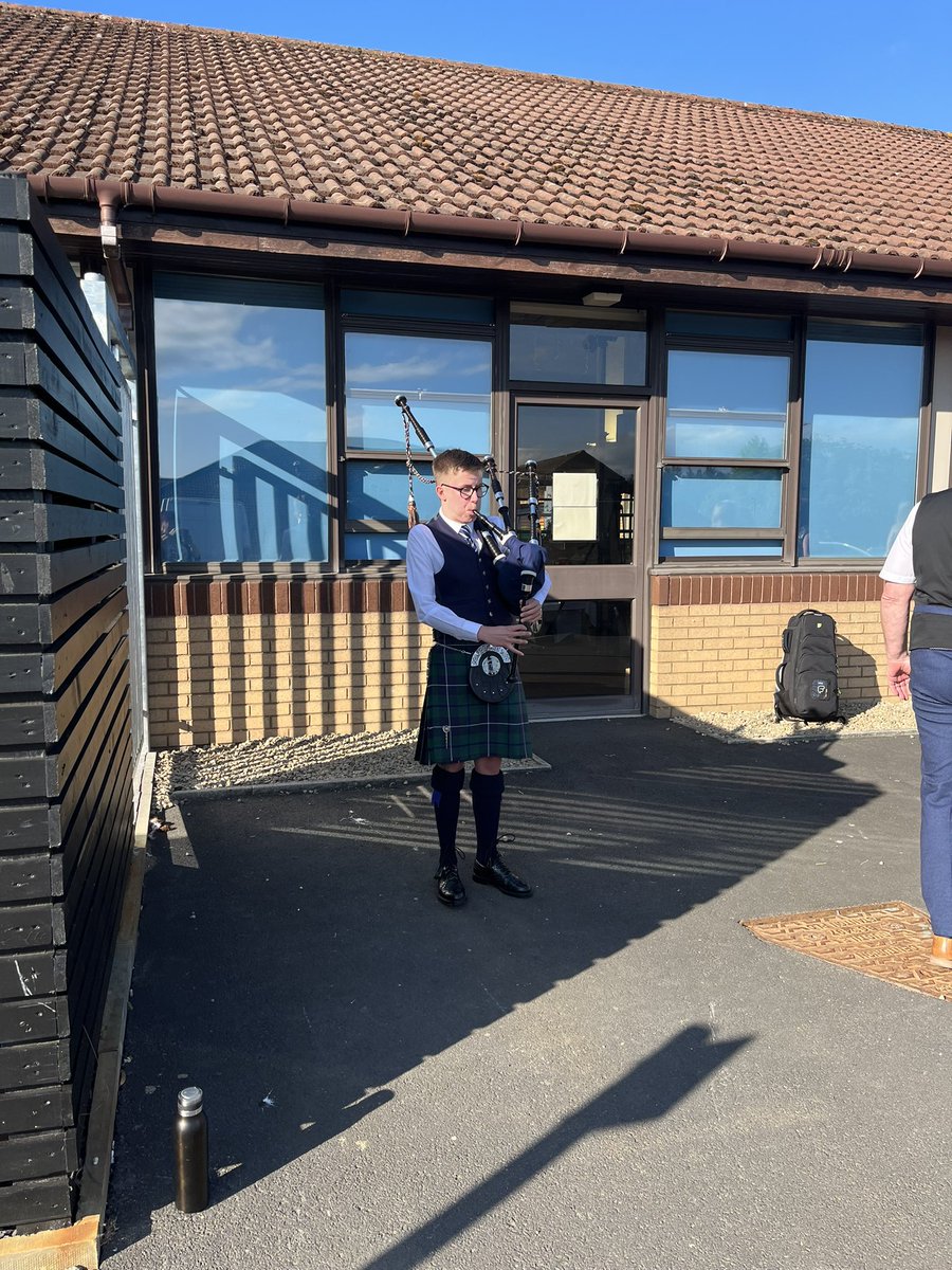 Rachel Cox tweet media