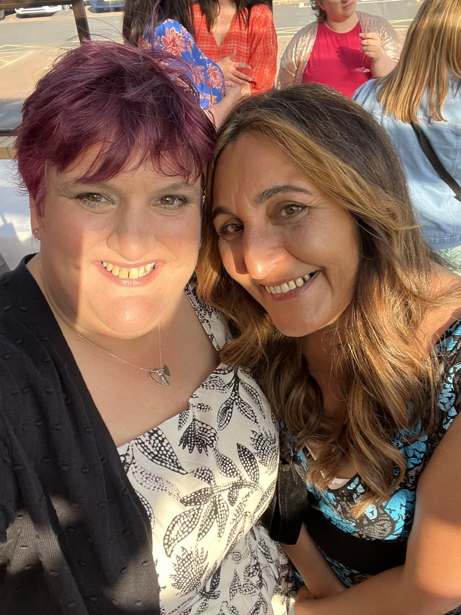 Rachel Cox tweet media