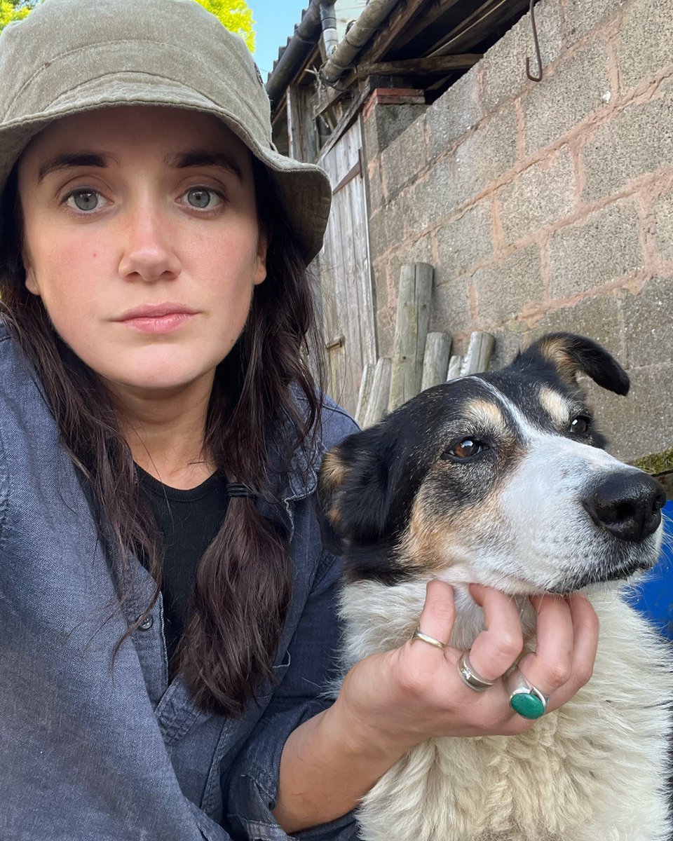 Alix ChidleyUttley on Twitter "I said let’s take a photo Bess, she