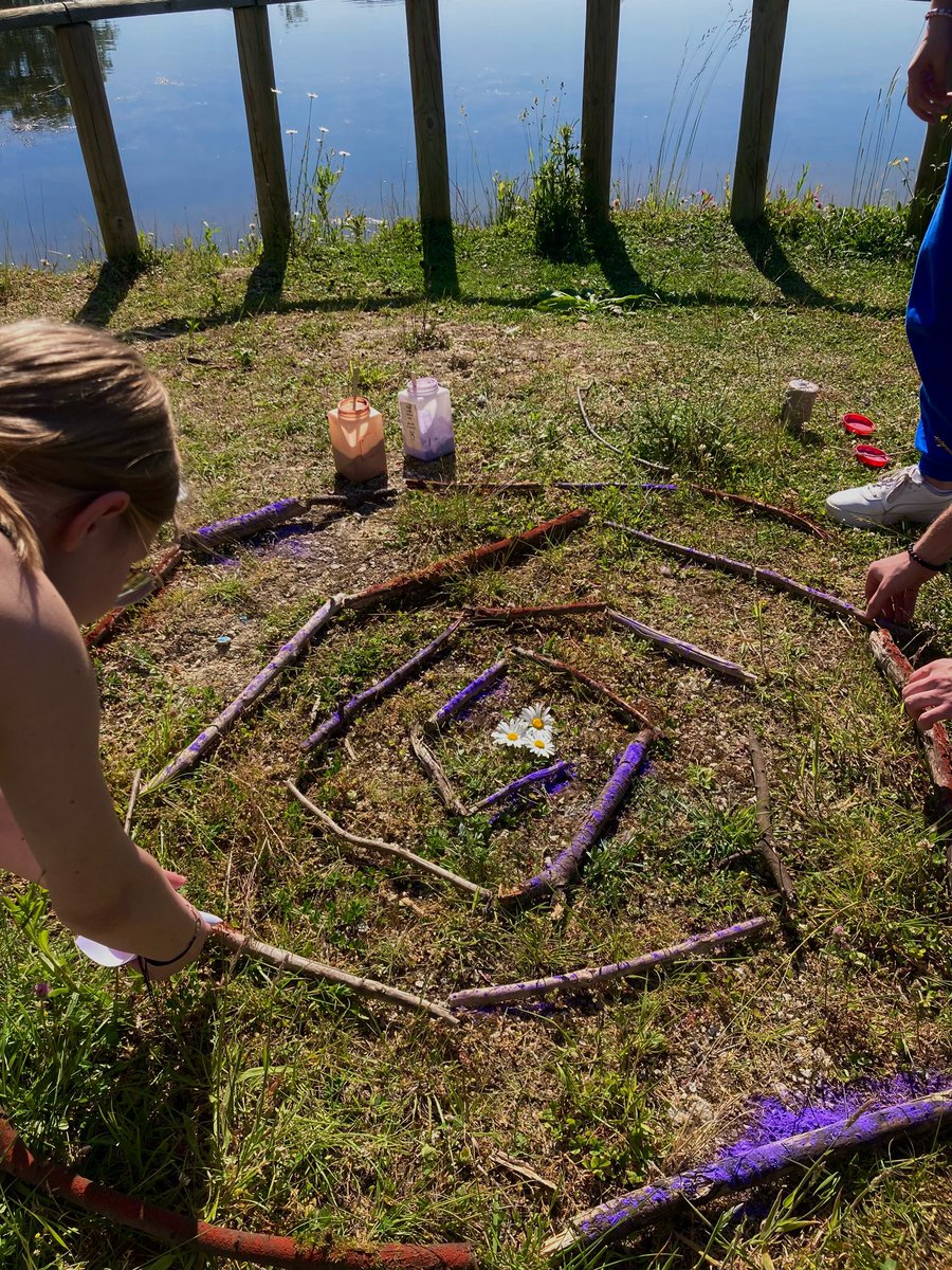 J_Allamont's tweet photo. Les élèves de 5eme se sont rendus aux ballastières de Damvillers. L’équipe de l’#Aappma, association de pêche a accueilli les élèves dans un cadre naturel,préservé et idyllique. Au programme, découverte des espaces, #CourseOrientarion, ateliers artistiques #LandArt et #Aquarelle. https://t.co/Xx99zdYbZR