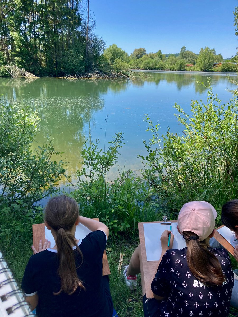 J_Allamont's tweet photo. Les élèves de 5eme se sont rendus aux ballastières de Damvillers. L’équipe de l’#Aappma, association de pêche a accueilli les élèves dans un cadre naturel,préservé et idyllique. Au programme, découverte des espaces, #CourseOrientarion, ateliers artistiques #LandArt et #Aquarelle. https://t.co/Xx99zdYbZR